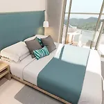 Breathtaking Ocean Front Beach Condo In Rodadero Beach